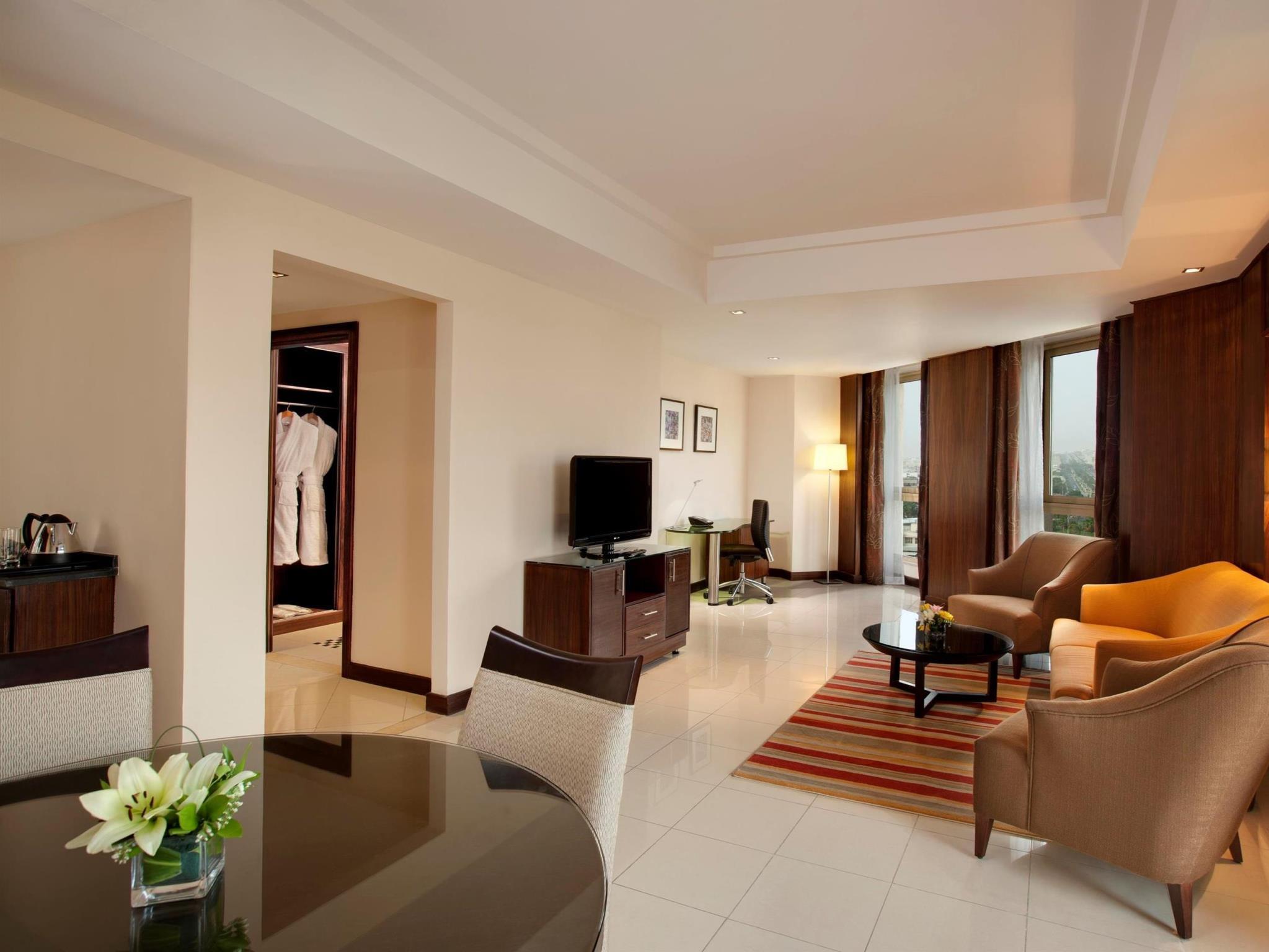 Doubletree By Hilton Hotel Акаба Екстериор снимка Suite at the Taj Bengal