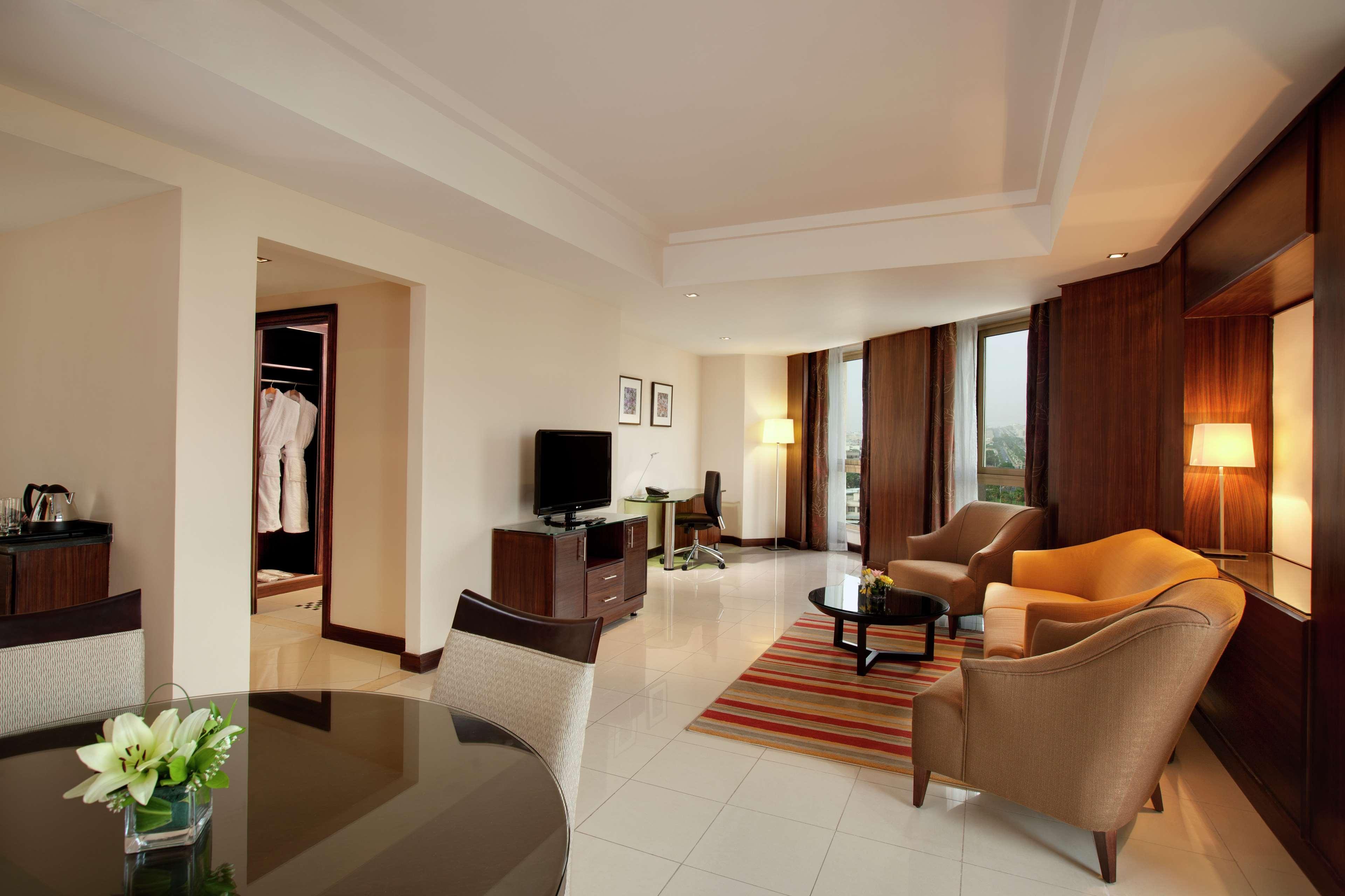 Doubletree By Hilton Hotel Акаба Екстериор снимка Suite